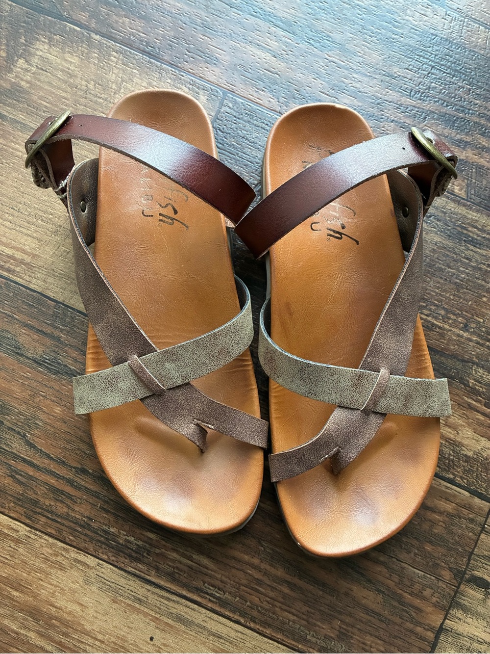 Blowfish Malibu Brown Strappy Flat Sandals Size 7.5